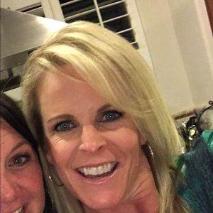 Meet your Posher, Kelli